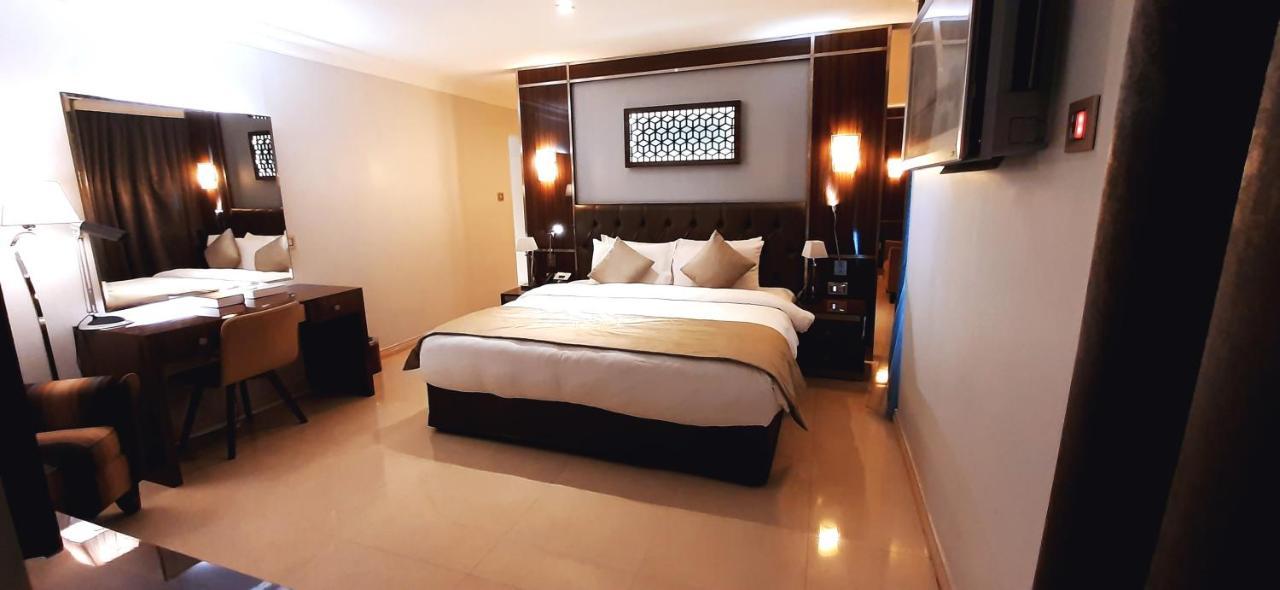 Tio Sea Resort Ал Хор Екстериор снимка A bedroom at the hotel