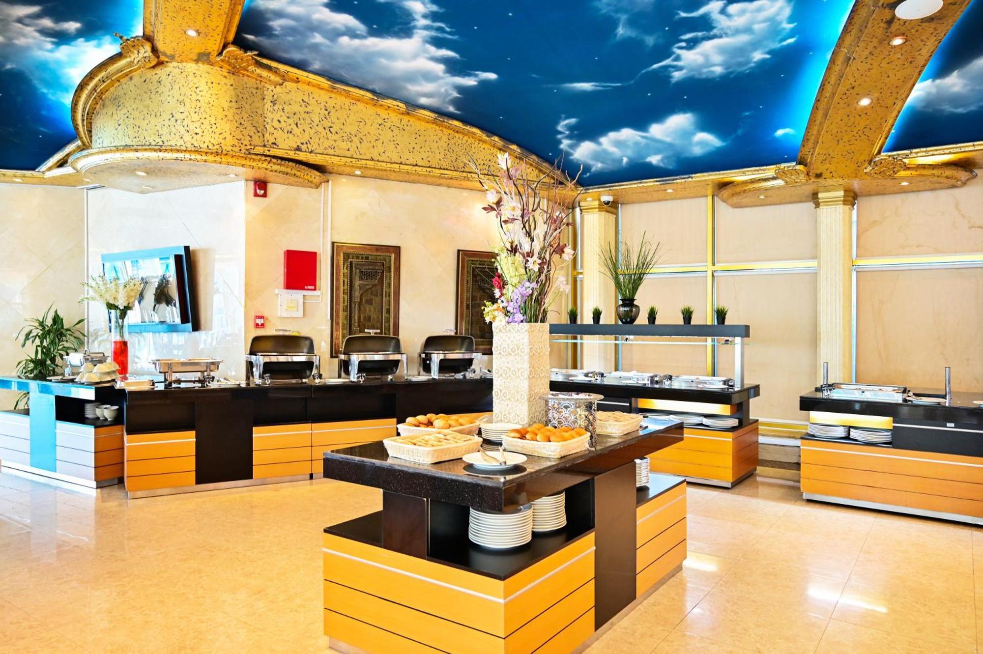 Tio Sea Resort Ал Хор Екстериор снимка The restaurant