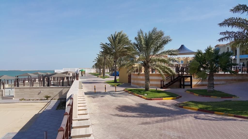 Tio Sea Resort Ал Хор Екстериор снимка Al-Shaab beach