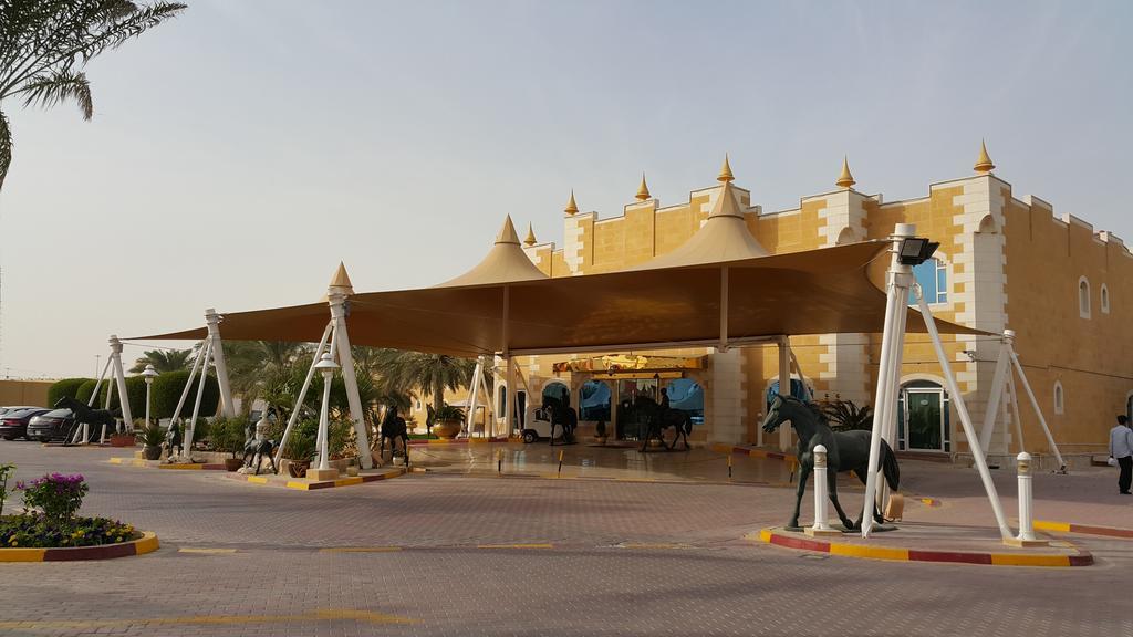 Tio Sea Resort Ал Хор Екстериор снимка Al-Shaqraa International Airport