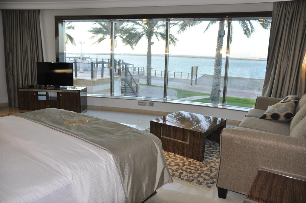 Tio Sea Resort Ал Хор Екстериор снимка