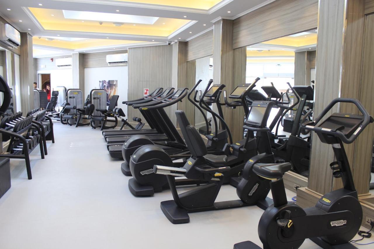 Tio Sea Resort Ал Хор Екстериор снимка The gym at the hotel