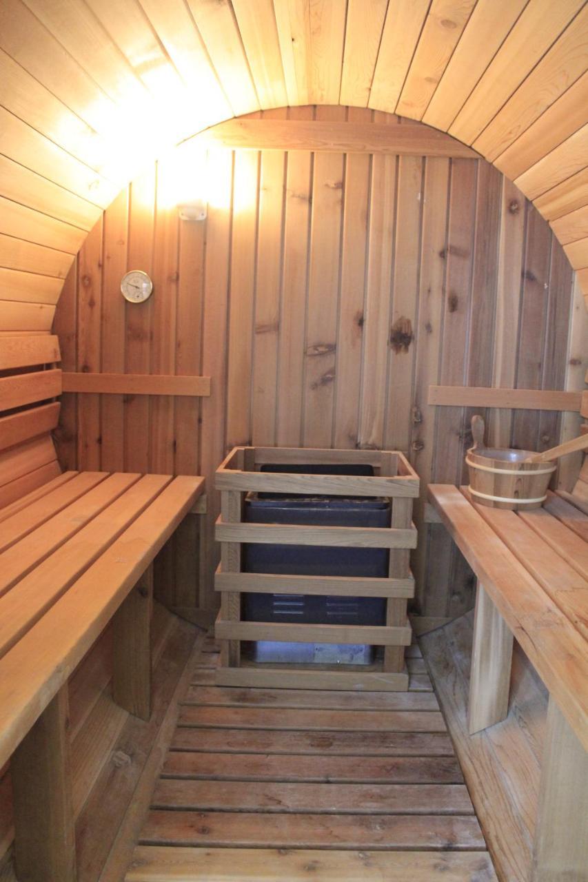 Tio Sea Resort Ал Хор Екстериор снимка A Finnish sauna