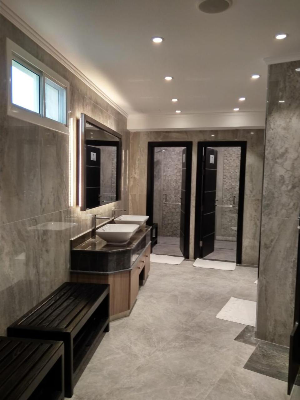Tio Sea Resort Ал Хор Екстериор снимка Bathroom