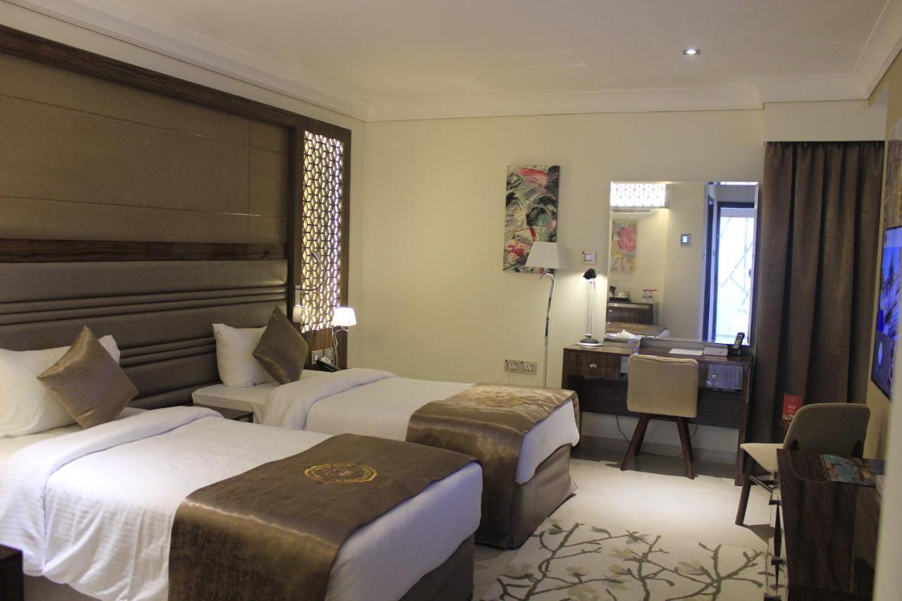 Tio Sea Resort Ал Хор Екстериор снимка A room at the hotel